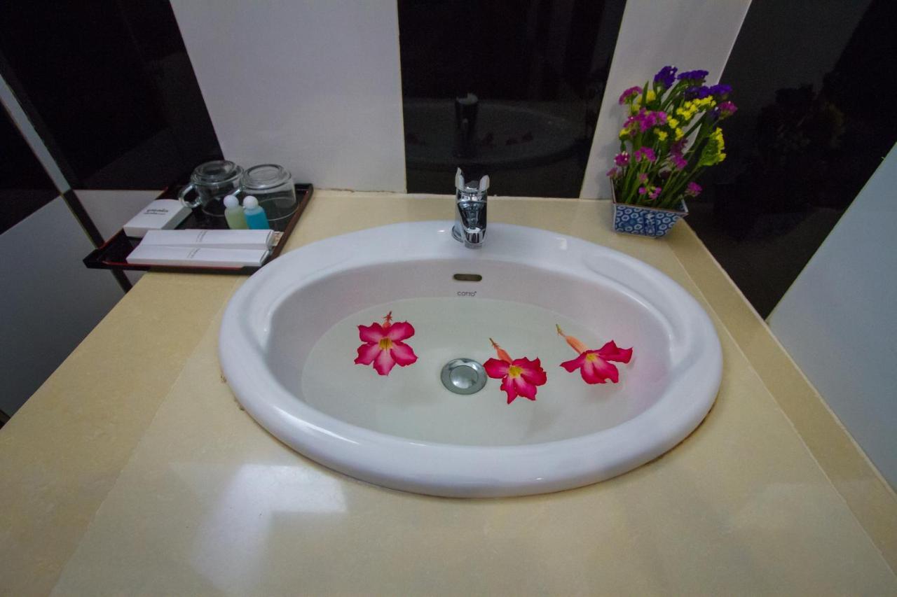 Botoum Hotel Sisophon Room photo
