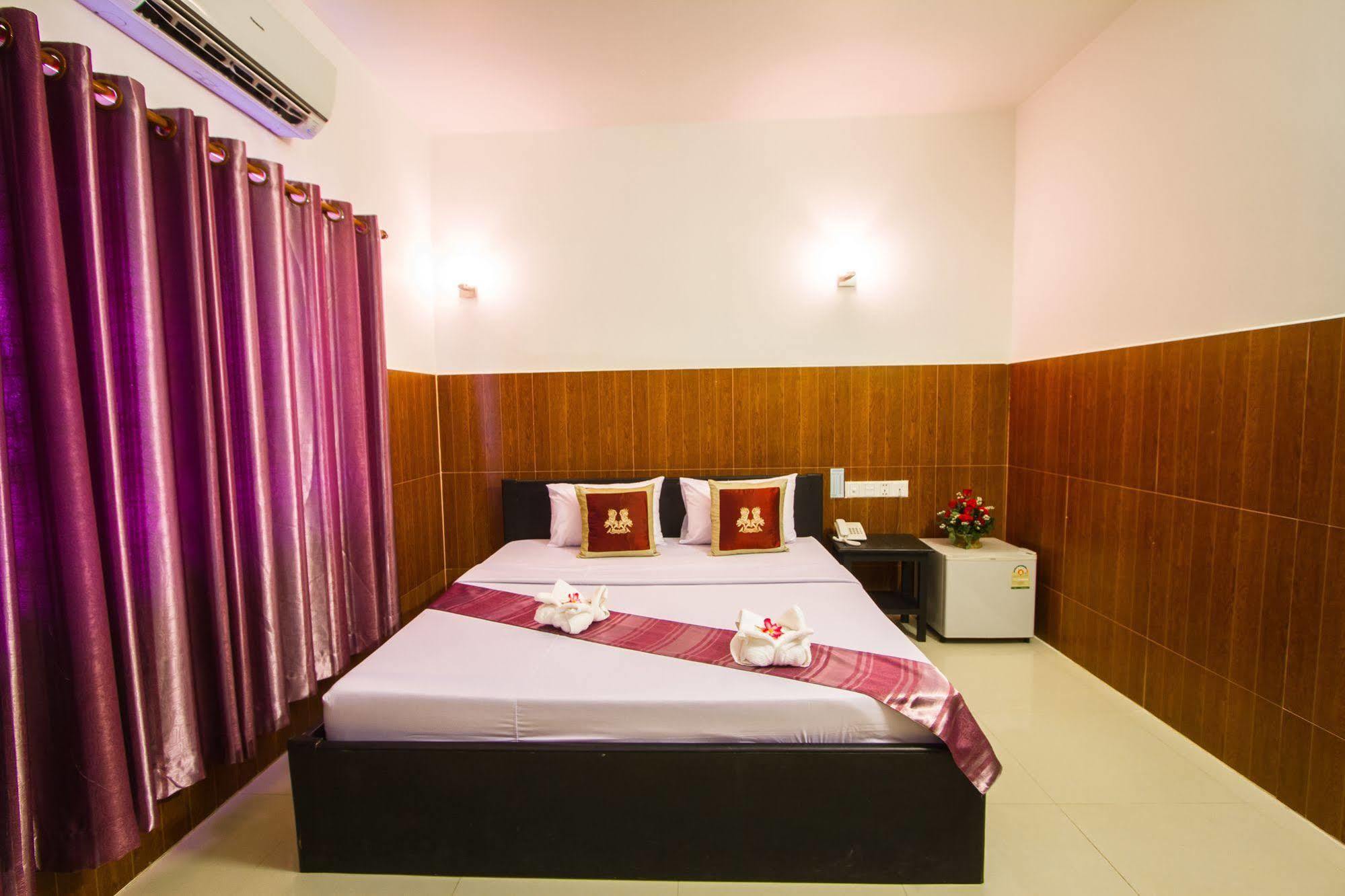 Botoum Hotel Sisophon Exterior photo